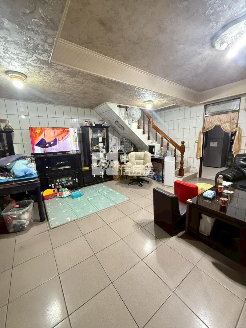 龍城新村透天房屋室內格局與周邊環境