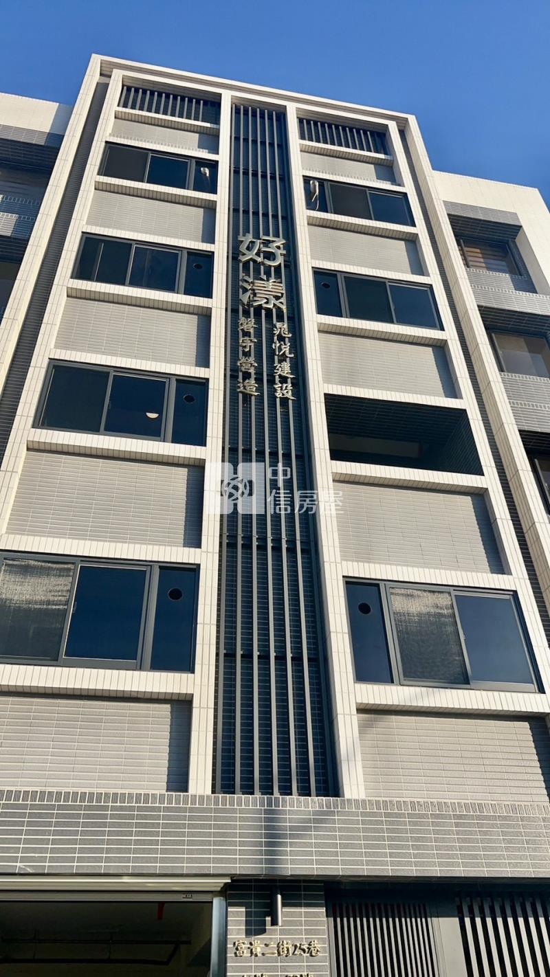 【新世紀】草漯電梯2房(附全套家俱家電)房屋室內格局與周邊環境