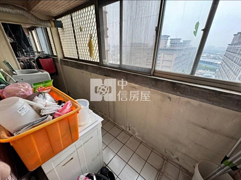 中壢宏國新城大5房+雙平車房屋室內格局與周邊環境