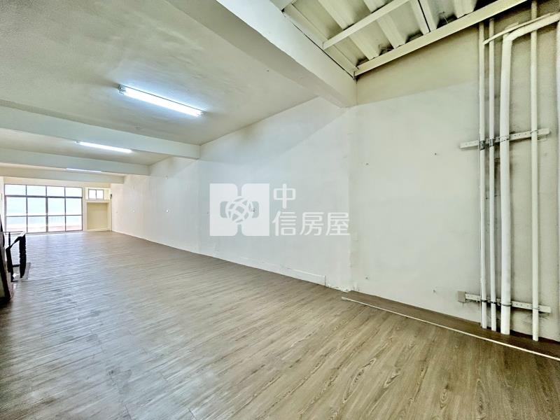 雙面臨路大坪數店住房屋室內格局與周邊環境