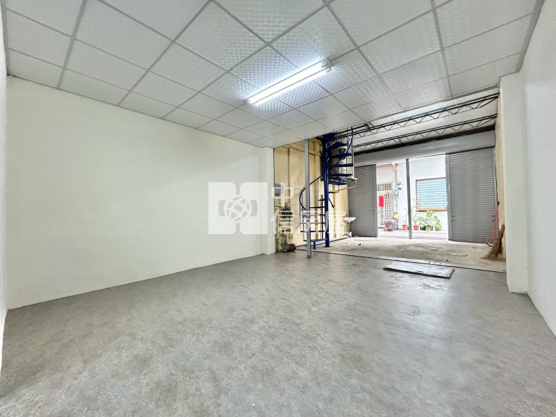 雙面臨路大坪數店住房屋室內格局與周邊環境