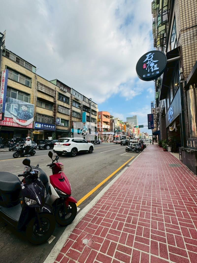 近A21中豐路稀有金透店房屋室內格局與周邊環境