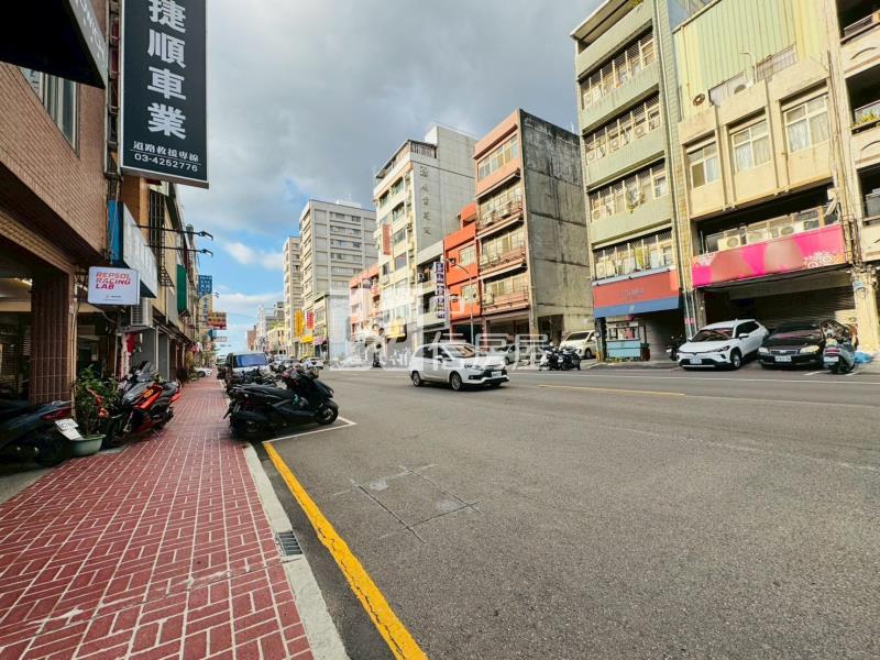 近A21中豐路稀有金透店房屋室內格局與周邊環境