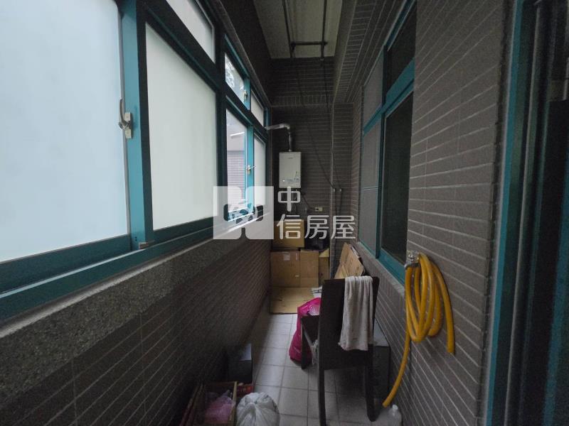 大遠百稀有四房平車房屋室內格局與周邊環境