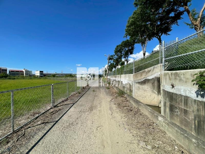 新營南紙段都內農地房屋室內格局與周邊環境