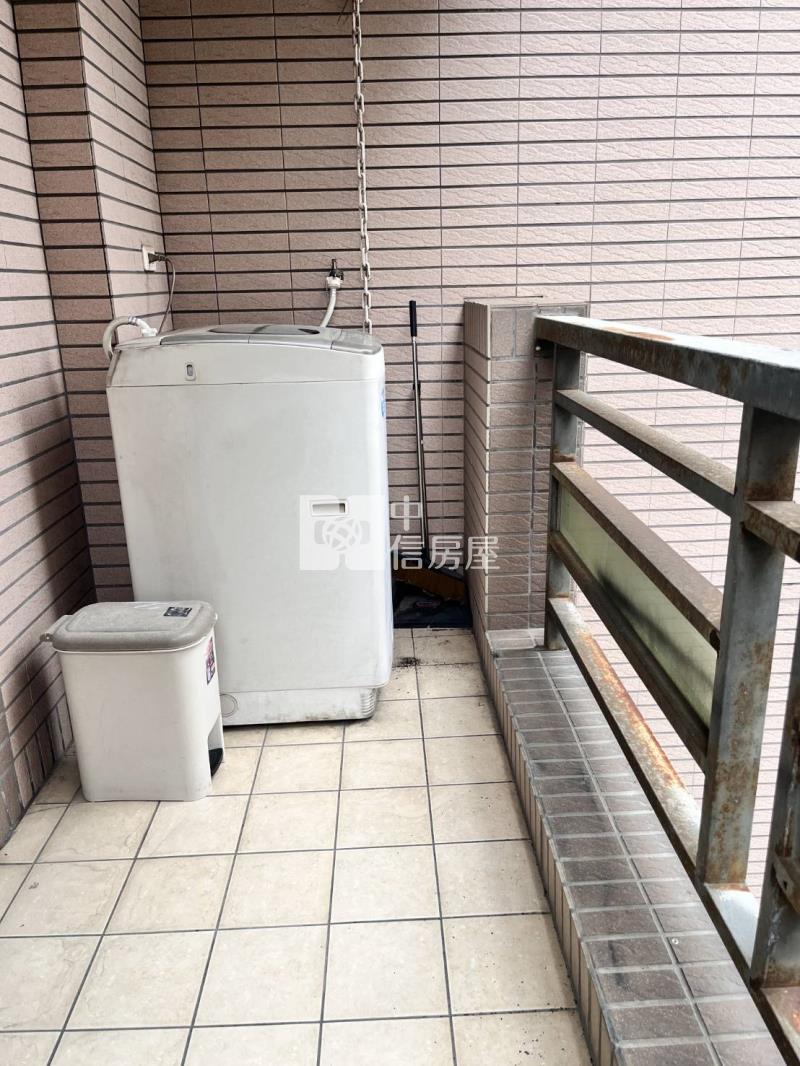 車站商圈大套房+車位房屋室內格局與周邊環境