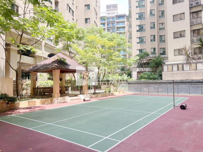 近桃園藝文特區上城1+1房車房屋室內格局與周邊環境