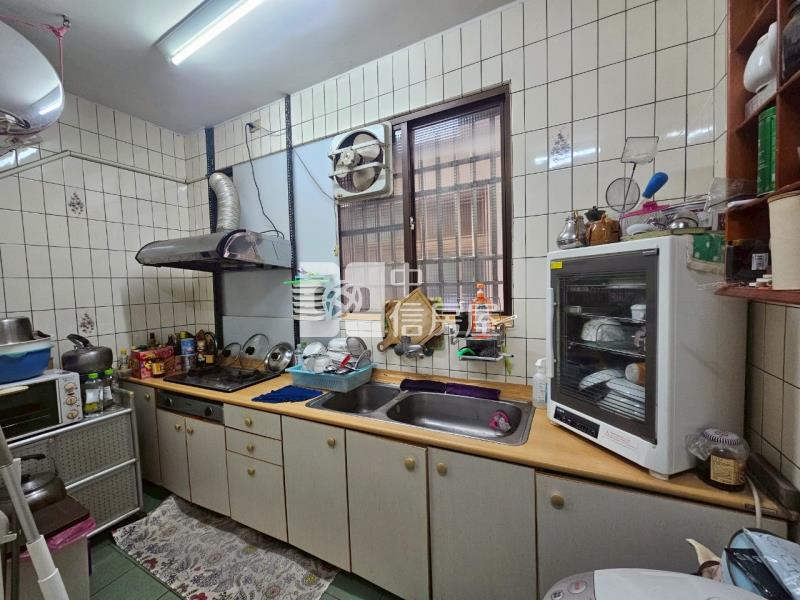 興嘉上海路旁漂亮透天房屋室內格局與周邊環境