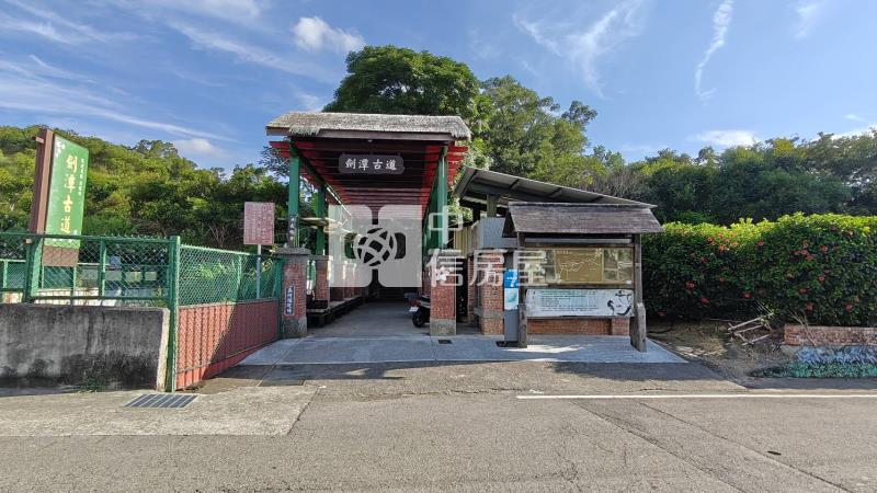 【安家】專任-造橋8米路旁大面寬美農地房屋室內格局與周邊環境