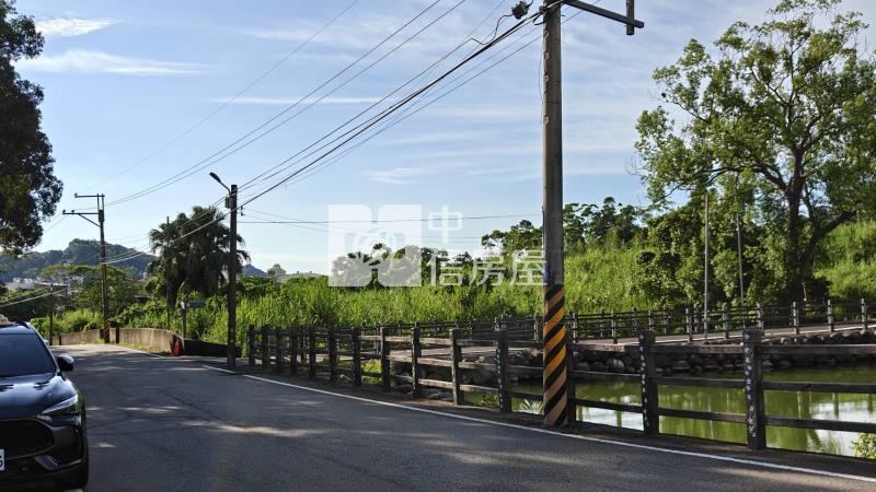 【安家】專任-造橋8米路旁大面寬美農地房屋室內格局與周邊環境