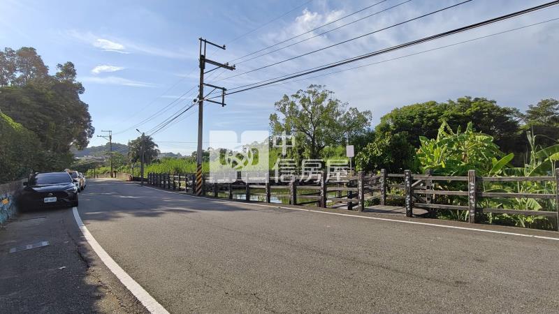 【安家】專任-造橋8米路旁大面寬美農地房屋室內格局與周邊環境