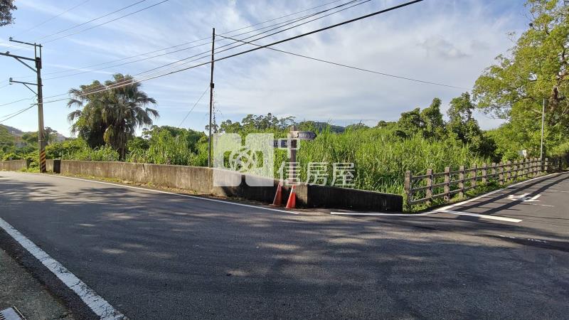 【安家】專任-造橋8米路旁大面寬美農地房屋室內格局與周邊環境