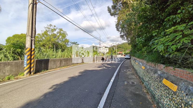 【安家】專任-造橋8米路旁大面寬美農地房屋室內格局與周邊環境