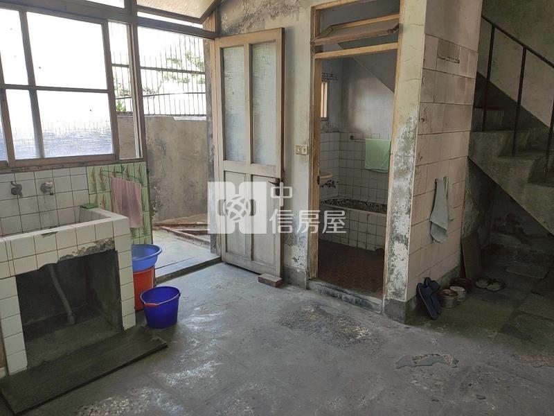 北斗中正路旁朝南增值物件(專房屋室內格局與周邊環境