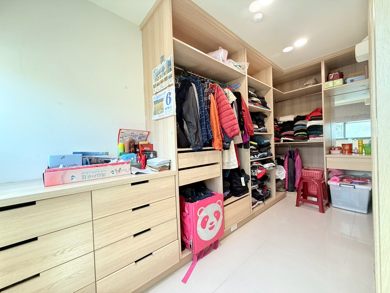 市區御寶3房平車華廈房屋室內格局與周邊環境