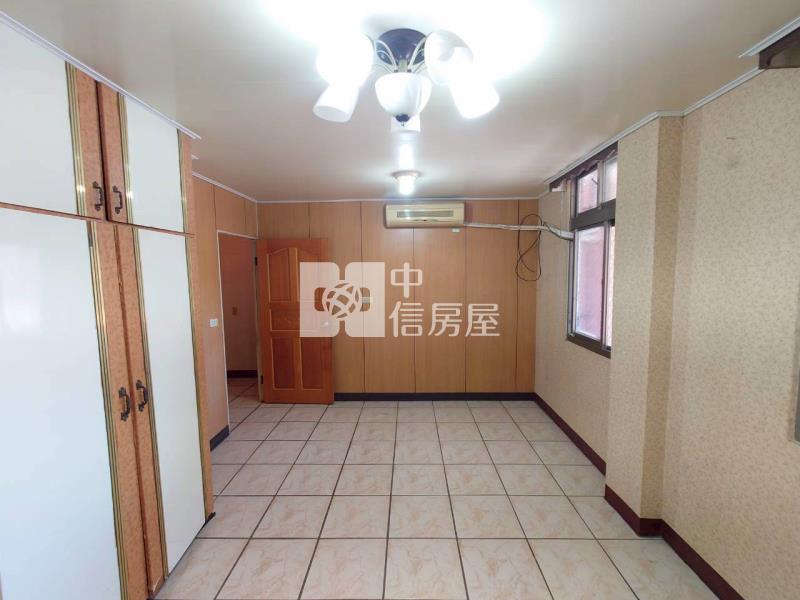 近體育園區透天房屋室內格局與周邊環境