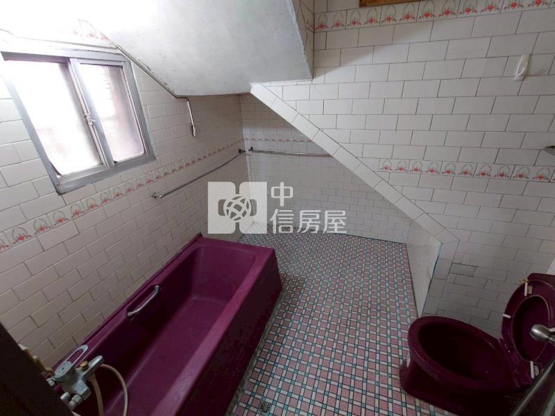 近體育園區透天房屋室內格局與周邊環境