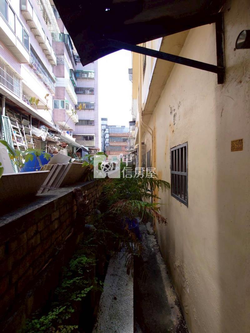 近體育園區透天房屋室內格局與周邊環境