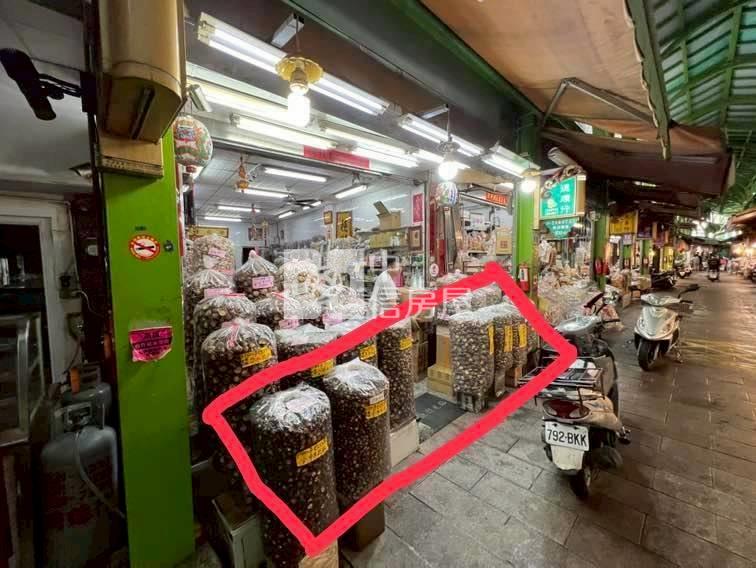 高雄三鳳中街商業用地房屋室內格局與周邊環境