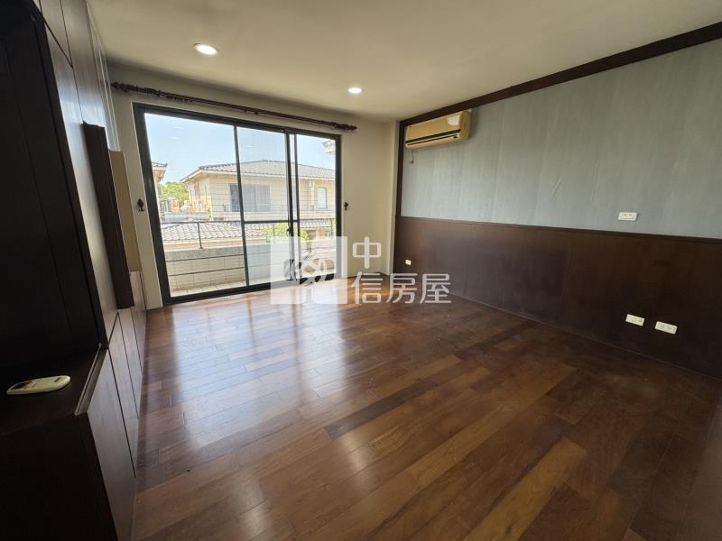 好士多超大地坪透天房屋室內格局與周邊環境