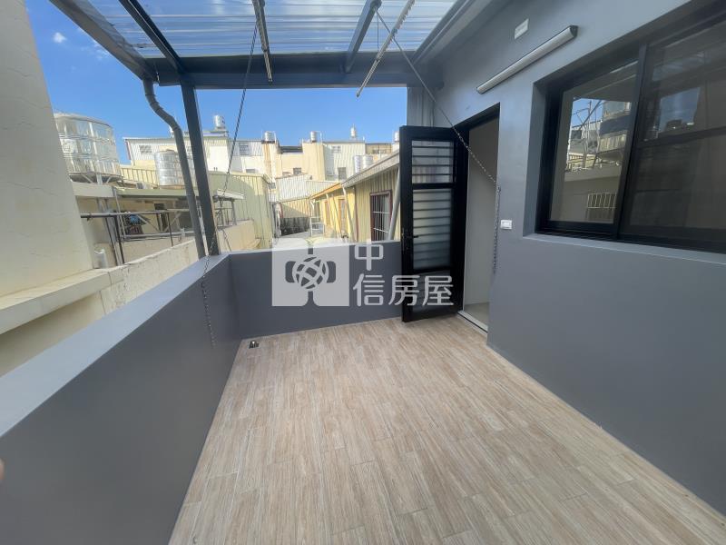 岡山空軍醫院車庫美透天房屋室內格局與周邊環境