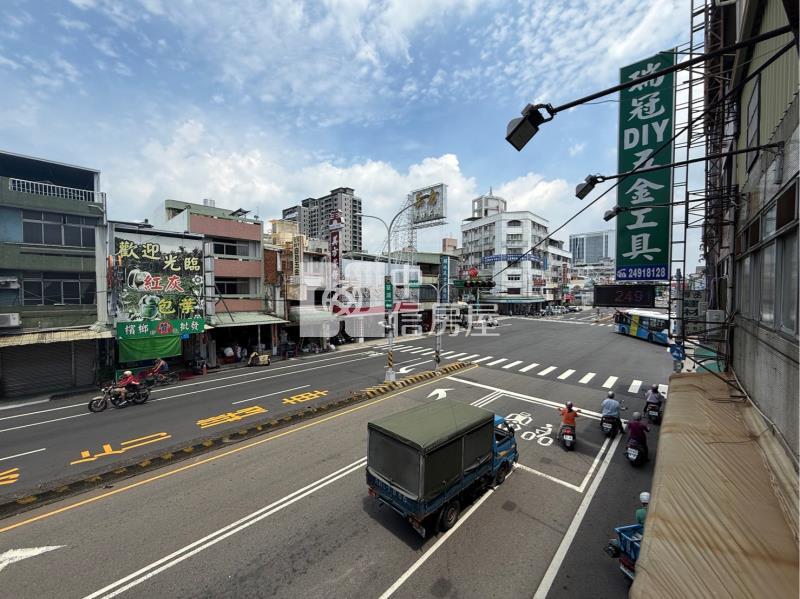 大里30米正中興路大地坪黃金透店房屋室內格局與周邊環境