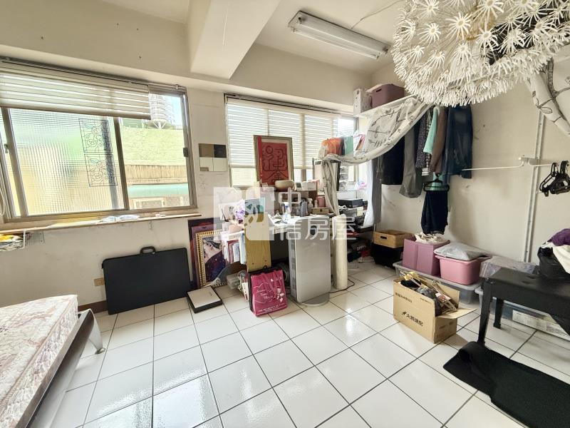 南屯捷運站2房2衛+平車房屋室內格局與周邊環境