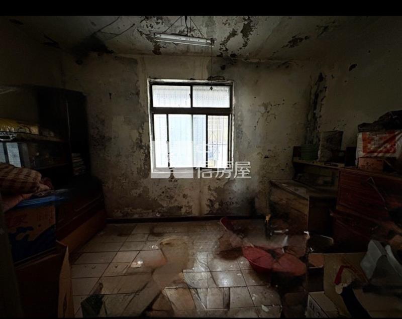 塗城旁戰亂風大整理透天房屋室內格局與周邊環境