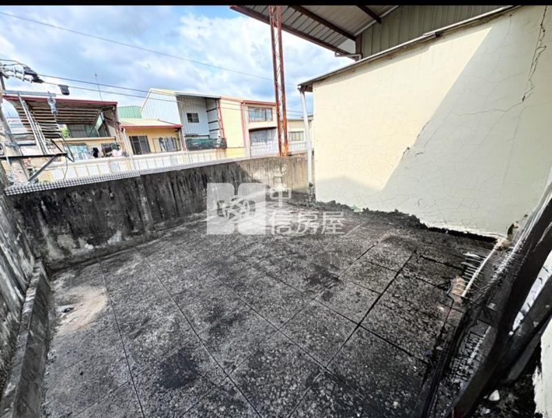 塗城旁戰亂風大整理透天房屋室內格局與周邊環境