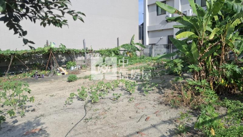 霧峰近中投雙臨路建地房屋室內格局與周邊環境