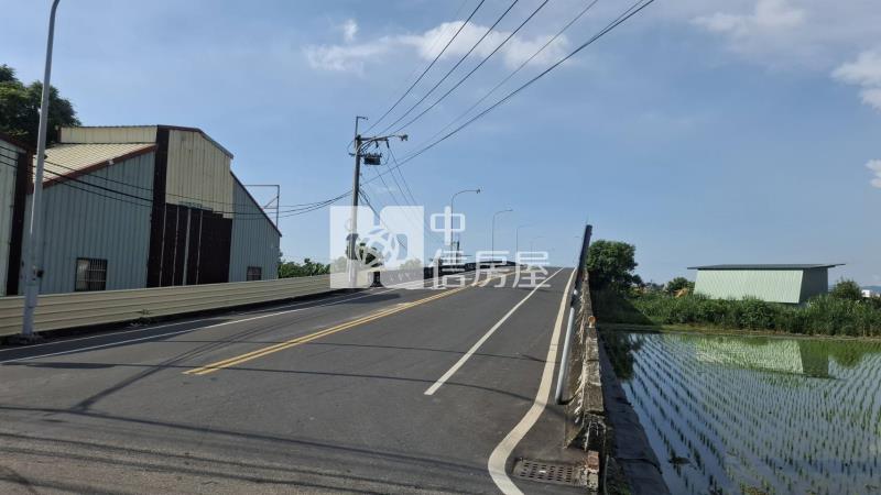 霧峰近中投雙臨路建地房屋室內格局與周邊環境