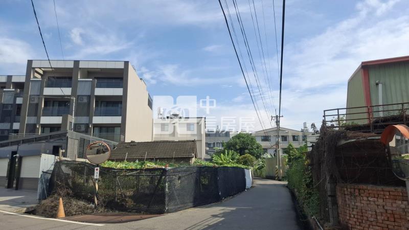 霧峰近中投雙臨路建地房屋室內格局與周邊環境