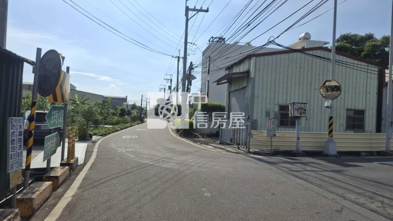 霧峰近中投雙臨路建地房屋室內格局與周邊環境