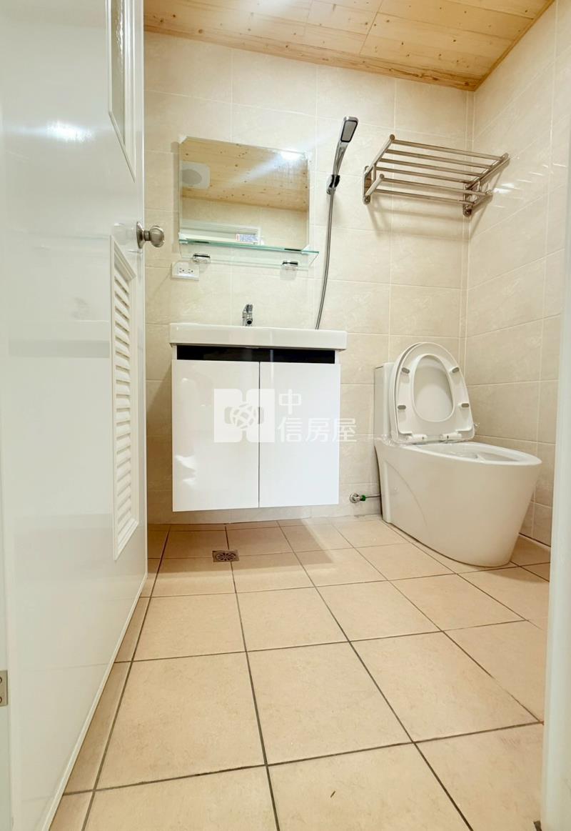 內新市場3房+休旅車位房屋室內格局與周邊環境