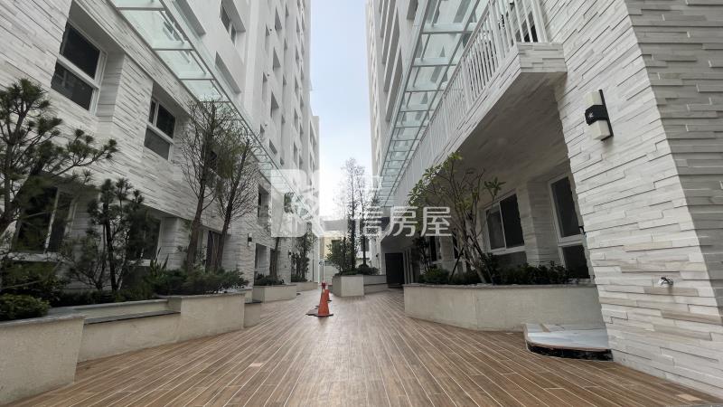 捷運藍線全新樓中樓4房房屋室內格局與周邊環境