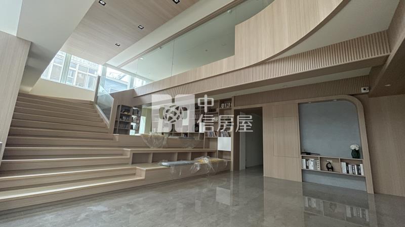 捷運藍線全新樓中樓4房房屋室內格局與周邊環境