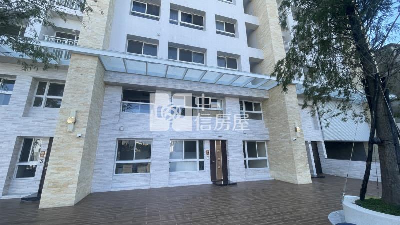捷運藍線全新樓中樓4房房屋室內格局與周邊環境