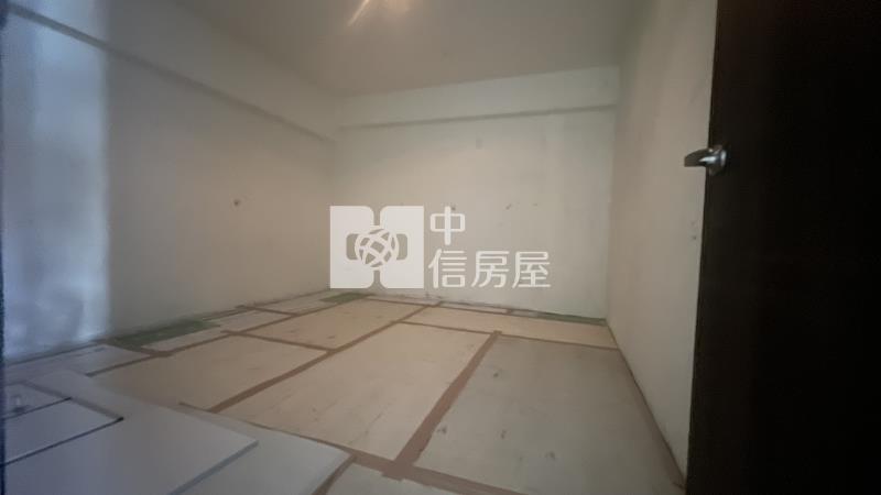 捷運藍線全新樓中樓4房房屋室內格局與周邊環境