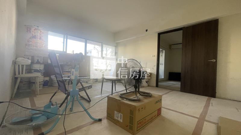 捷運藍線全新樓中樓4房房屋室內格局與周邊環境