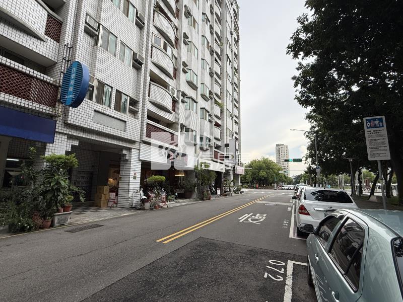 美術館綠園道大面寬金店房屋室內格局與周邊環境