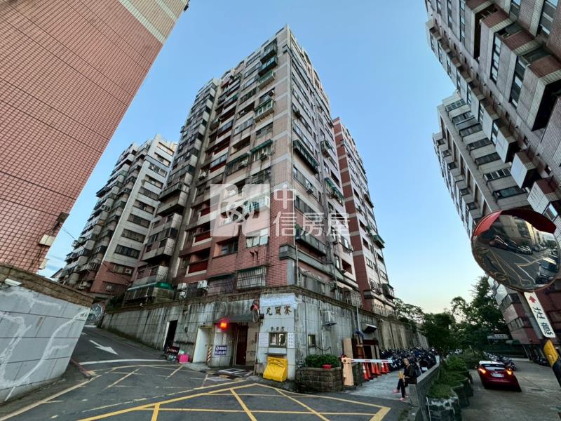 楊梅交流道.愛買.低總價邊間3房車房屋室內格局與周邊環境
