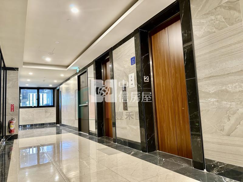【豐禾】親友專-藝文家樂福商圈經品翫露臺3房車房屋室內格局與周邊環境