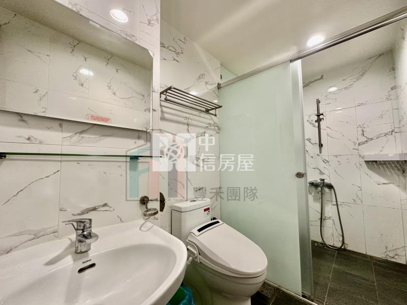 【豐禾】親友專-藝文家樂福商圈經品翫露臺3房車房屋室內格局與周邊環境