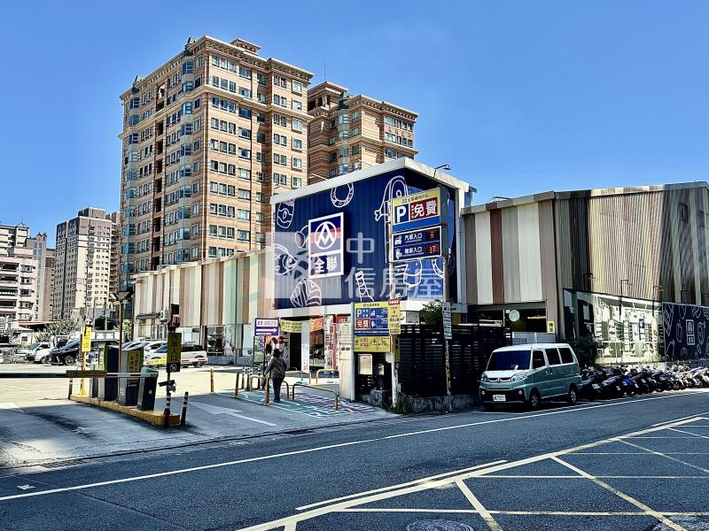 【豐禾】親友專-藝文家樂福商圈經品翫露臺3房車房屋室內格局與周邊環境