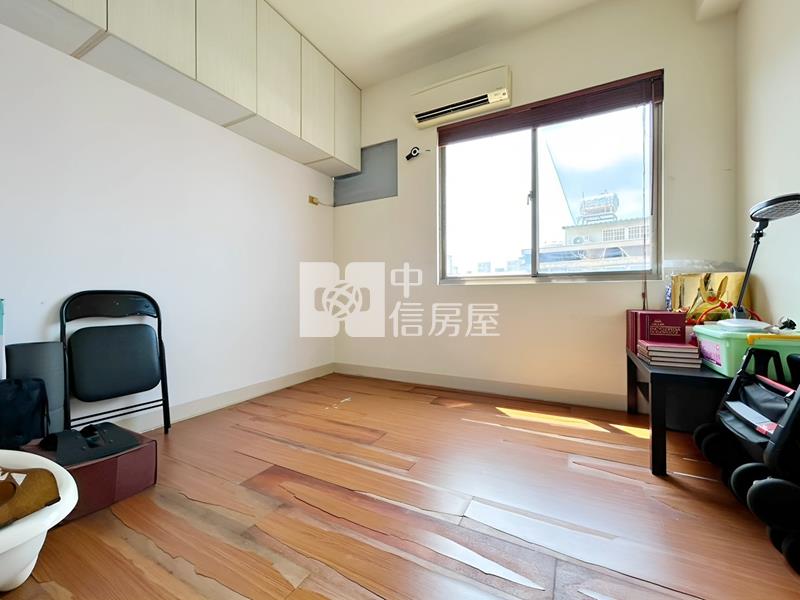遠百大三房連號雙平車房屋室內格局與周邊環境