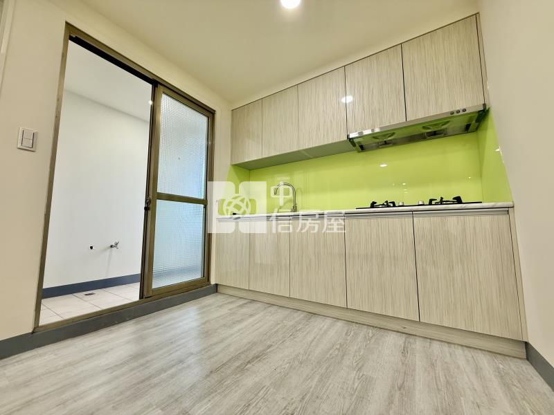 中興商圈入門大玄關視野無遮蔽｜低總價大3房直達車位房屋室內格局與周邊環境