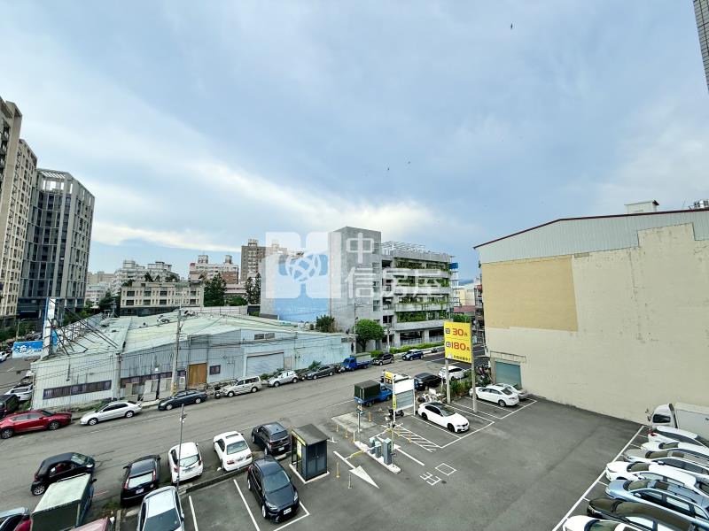 中興商圈入門大玄關視野無遮蔽｜低總價大3房直達車位房屋室內格局與周邊環境