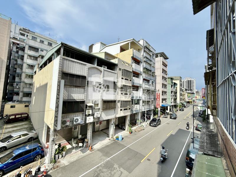 昌平商圈旁全新整理二樓三房美寓房屋室內格局與周邊環境