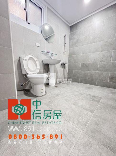 斗南市場全新整理車位3房房屋室內格局與周邊環境