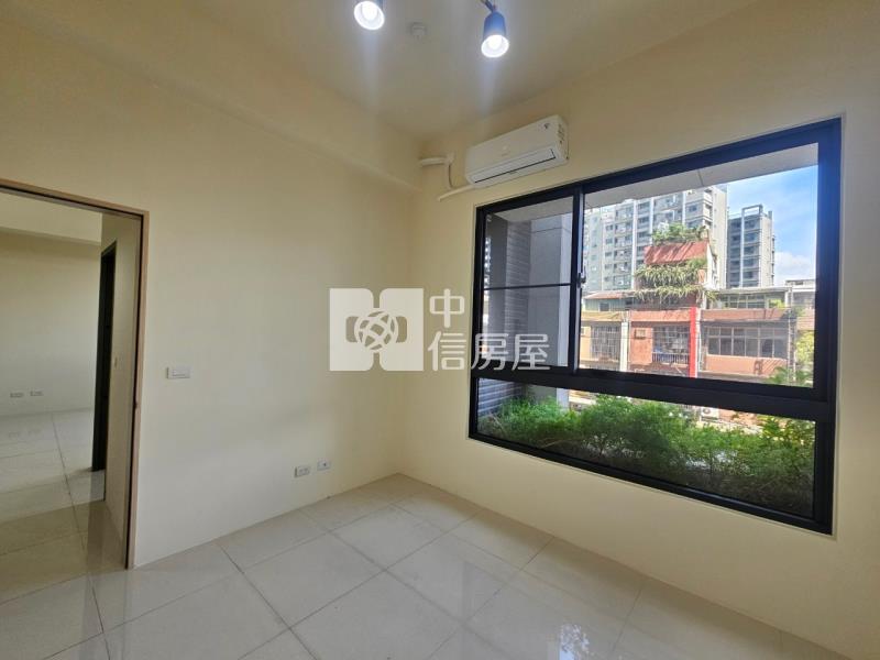 雲世代露台2房車房屋室內格局與周邊環境